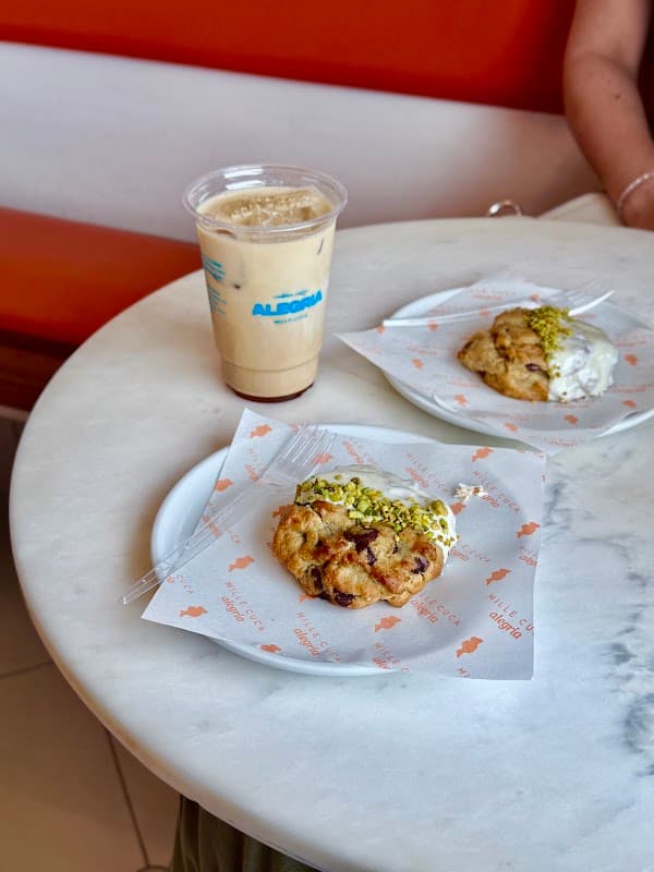 Mille Cuca Americana | Cookies, Sanduíches & Cafés