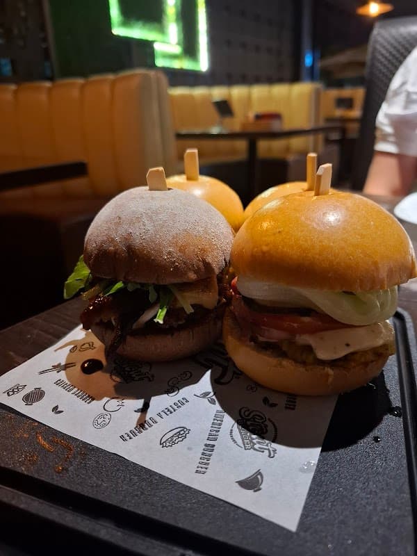 Stout Burger - Americana
