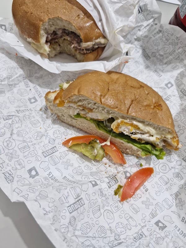 TUCA LANCHES