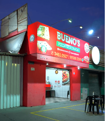 Bueno's Pizza quadrada